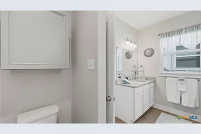 223 Sapphire, New Braunfels, TX 78130 - Photo 32