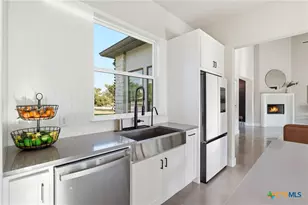 5721 Dry Comal Dr, New Braunfels, TX 78132 - Photo 14