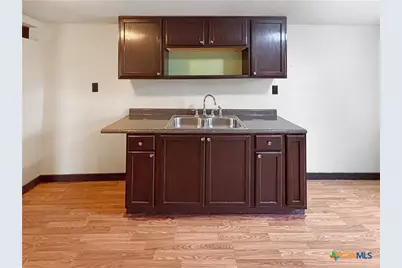 120 W Avenue J, Belton, TX 76513 - Photo 10