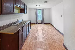 120 W Avenue J, Belton, TX 76513 - Photo 8