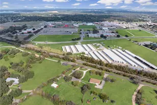 2228 University Dr, Belton, TX 76513 - Photo 30