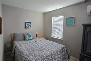 8 Mesquite St, Palacios, TX 77465 - Photo 12