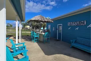 8 Mesquite St, Palacios, TX 77465 - Photo 28