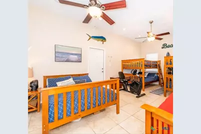 8 Mesquite Street, Palacios, TX 77465 - Photo 16