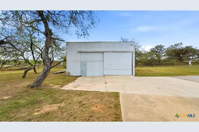 195 Cheyenne Lane, Kingsbury, TX 78638 - Photo 32