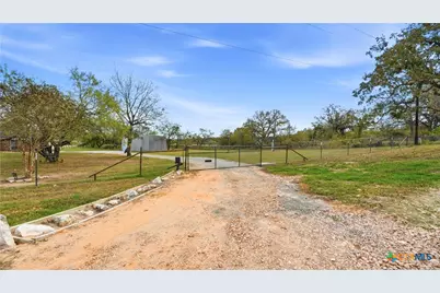 195 Cheyenne Lane, Kingsbury, TX 78638 - Photo 46