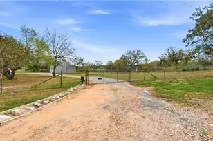 195 Cheyenne Ln, Kingsbury, TX 78638 - Photo 46