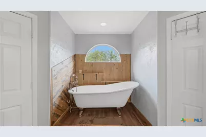 195 Cheyenne Lane, Kingsbury, TX 78638 - Photo 16