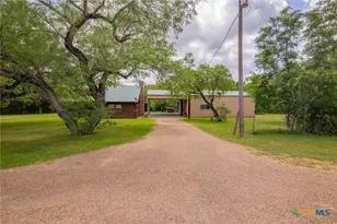 1967 Fleming Prairie Rd, Victoria, TX 77905 - Photo 2