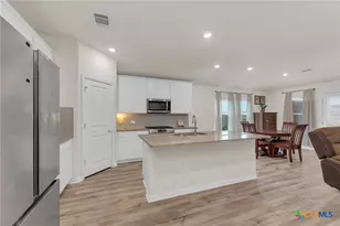 206 Bankside Dr, Hutto, TX 78634 - Photo 6