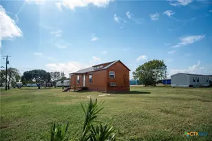 1101 W Houston Ave, Seadrift, TX 77983 - Photo 4