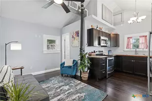 135 Adams St, San Antonio, TX 78210 - Photo 4