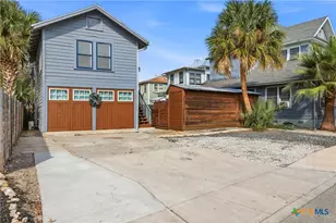 135 Adams St, San Antonio, TX 78210 - Photo 1