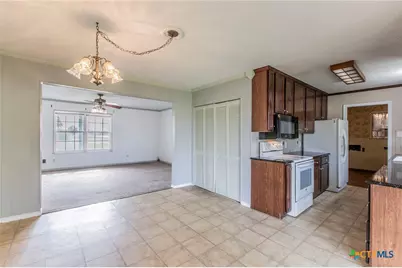 788 Coopers Crossing Boulevard, China Spring, TX 76633 - Photo 10