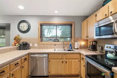 417 Dove, Victoria, TX 77905 - Photo 6