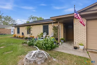 417 Dove, Victoria, TX 77905 - Photo 2