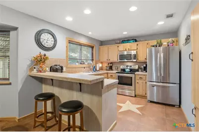 417 Dove, Victoria, TX 77905 - Photo 8