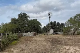 4689 County Rd 302, Runge, TX 78151 - Photo 26