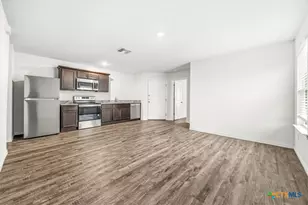 1153 Magnolia St, Seguin, TX 78155 - Photo 8