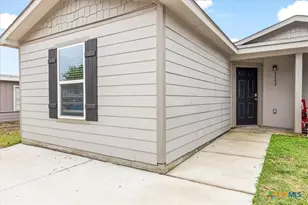 1153 Magnolia St, Seguin, TX 78155 - Photo 2