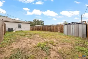 1153 Magnolia St, Seguin, TX 78155 - Photo 18