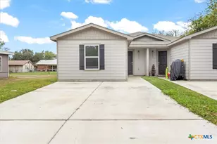 1153 Magnolia St, Seguin, TX 78155 - Photo 1