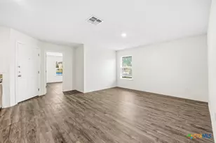 1153 Magnolia St, Seguin, TX 78155 - Photo 10