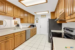 124 Gardenridge Dr, Seguin, TX 78155 - Photo 8