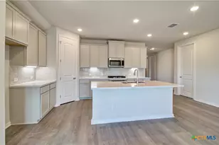 625 Broomsedge St, New Braunfels, TX 78130 - Photo 12