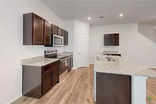 370 Dobson Dr, Killeen, TX 76549 - Photo 6