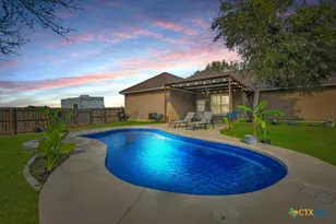 1310 Hunter's Ct, Seguin, TX 78155 - Photo 4