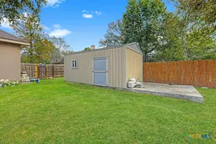 1310 Hunter's Ct, Seguin, TX 78155 - Photo 32