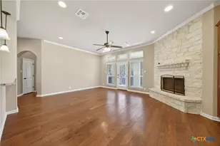 226 Hamburg Ave, New Braunfels, TX 78132 - Photo 8