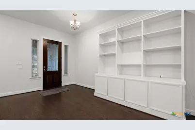 961 N Academy Avenue, New Braunfels, TX 78130 - Photo 10