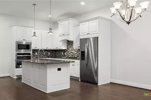 961 N Academy Ave, New Braunfels, TX 78130 - Photo 12