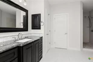 961 N Academy Ave, New Braunfels, TX 78130 - Photo 18