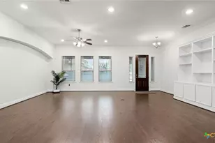 961 N Academy Ave, New Braunfels, TX 78130 - Photo 8