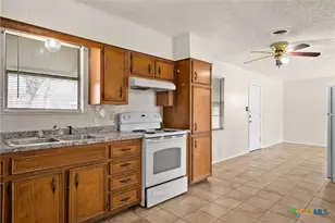 302 Easy St, Copperas Cove, TX 76522 - Photo 12