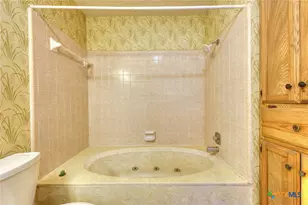 818 Lois St, Kerrville, TX 78028 - Photo 26