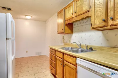 818 Lois Street #A, Kerrville, TX 78028 - Photo 16