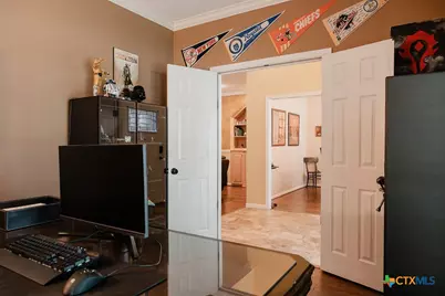 407 Woodway Drive, Victoria, TX 77904 - Photo 6