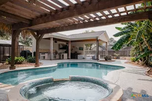 407 Woodway Dr, Victoria, TX 77904 - Photo 36