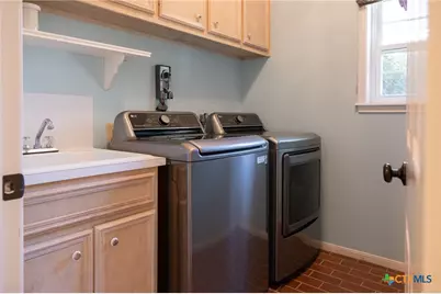 407 Woodway Drive, Victoria, TX 77904 - Photo 8