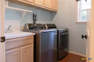 407 Woodway Dr, Victoria, TX 77904 - Photo 8