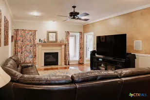 407 Woodway Dr, Victoria, TX 77904 - Photo 10