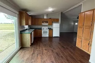 254 Maverick Ln, Marion, TX 78124 - Photo 4