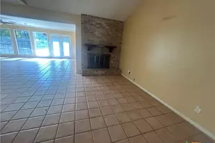 607 W Johnson St, Cuero, TX 77954 - Photo 10