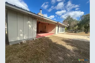 607 W Johnson Street, Cuero, TX 77954 - Photo 6