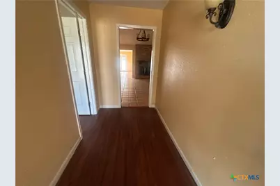 607 W Johnson Street, Cuero, TX 77954 - Photo 8