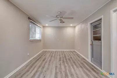 102 E Robertson Avenue, Copperas Cove, TX 76522 - Photo 6